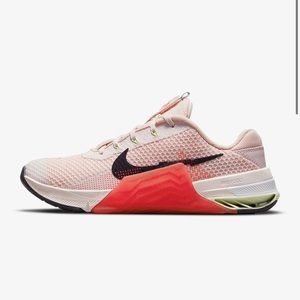 Nike Womens Metcon 7 light soft pink/cave purple Size 8.5
